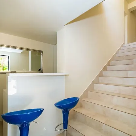 Idassa Family House Apartmán *