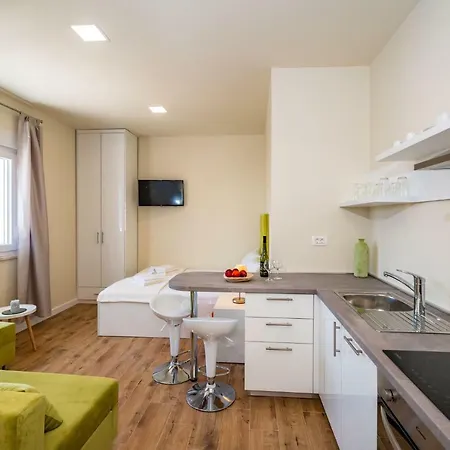 Idassa Family House Apartmán *