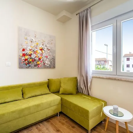 Idassa Family House Apartman *